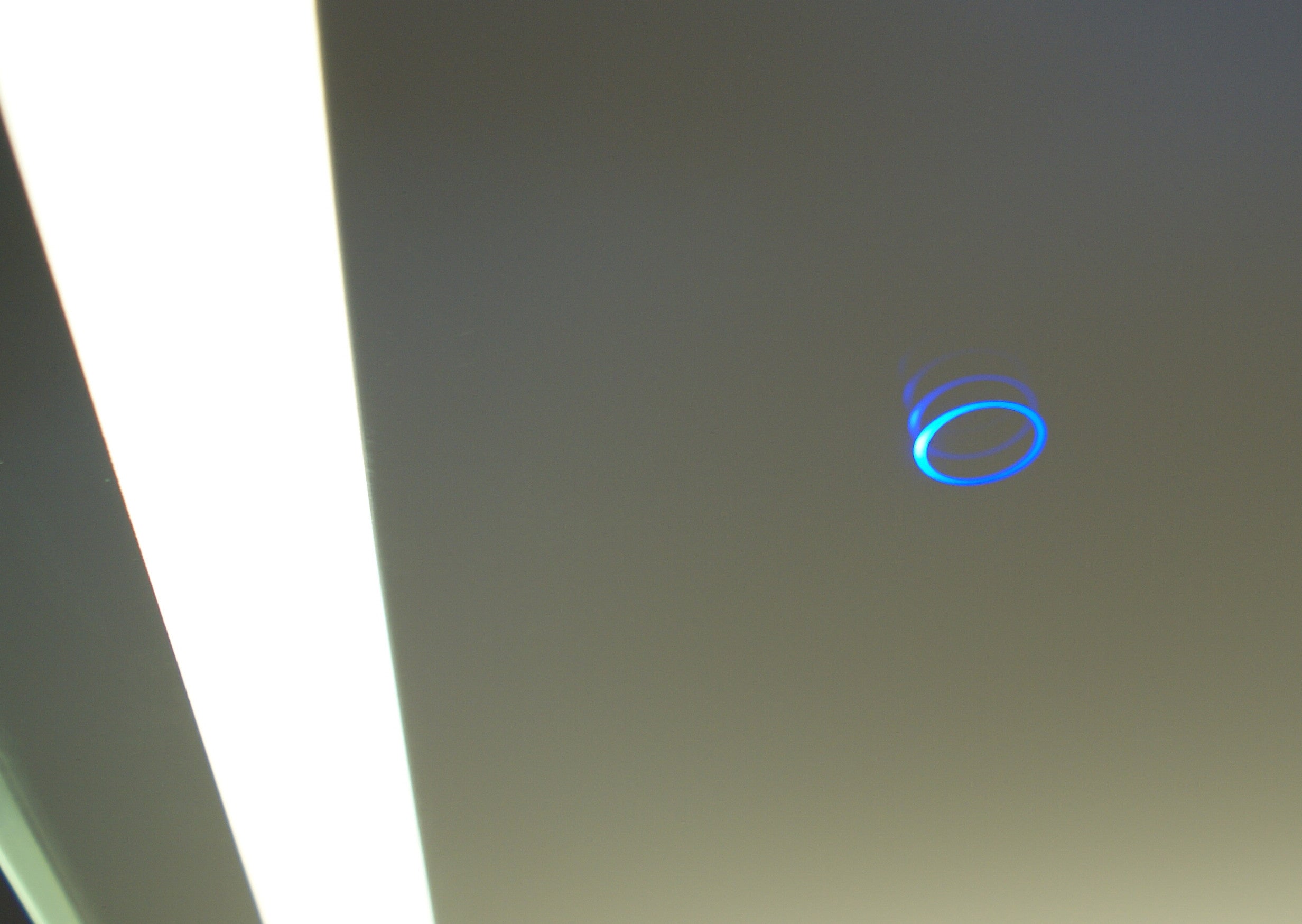 Veidrodis su Led apšvietimu 80x60