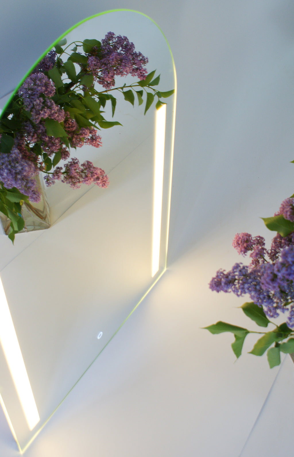 Veidrodis su Led apšvietimu H840x600