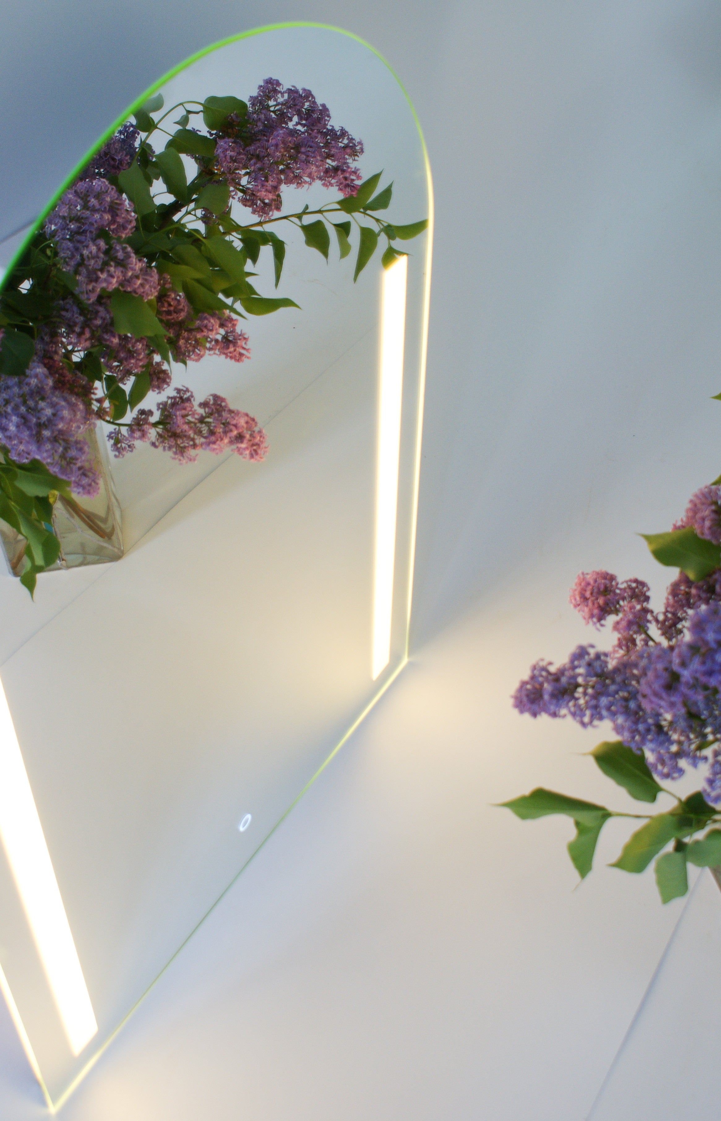 Veidrodis su Led apšvietimu H840x600