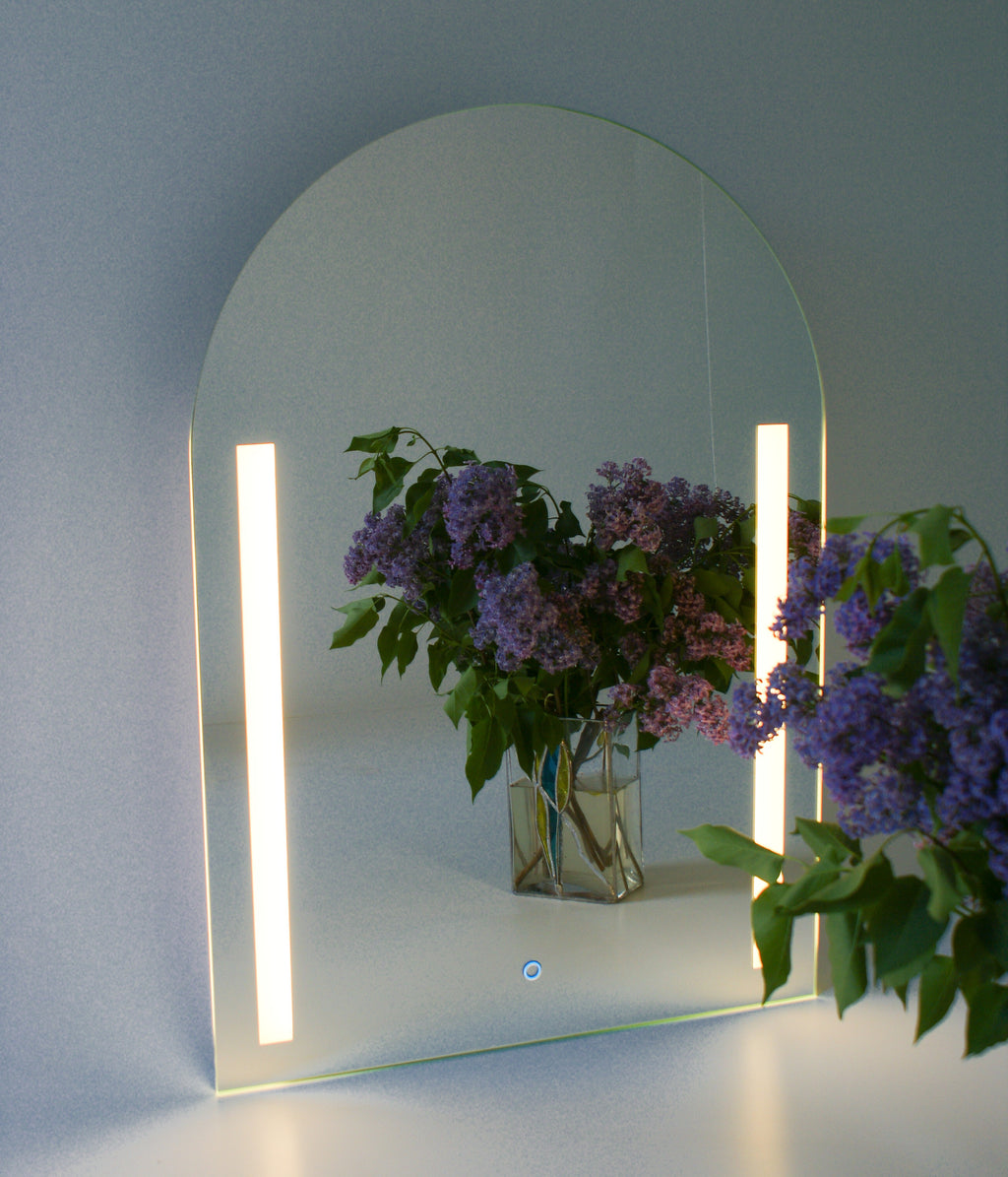 Veidrodis su Led apšvietimu H840x600