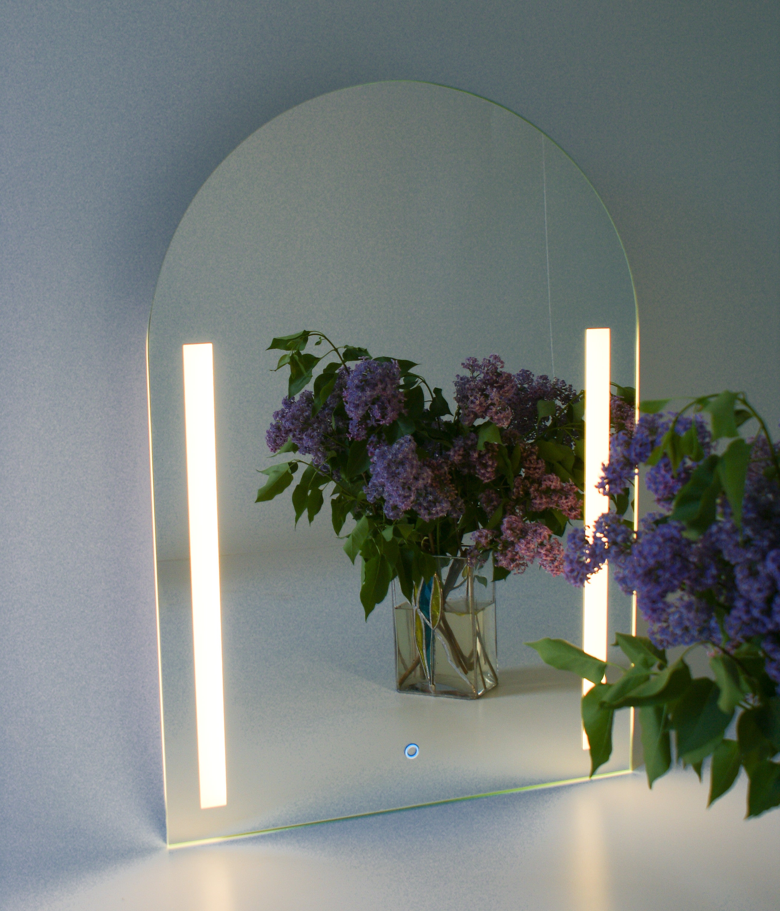 Veidrodis su Led apšvietimu H840x600