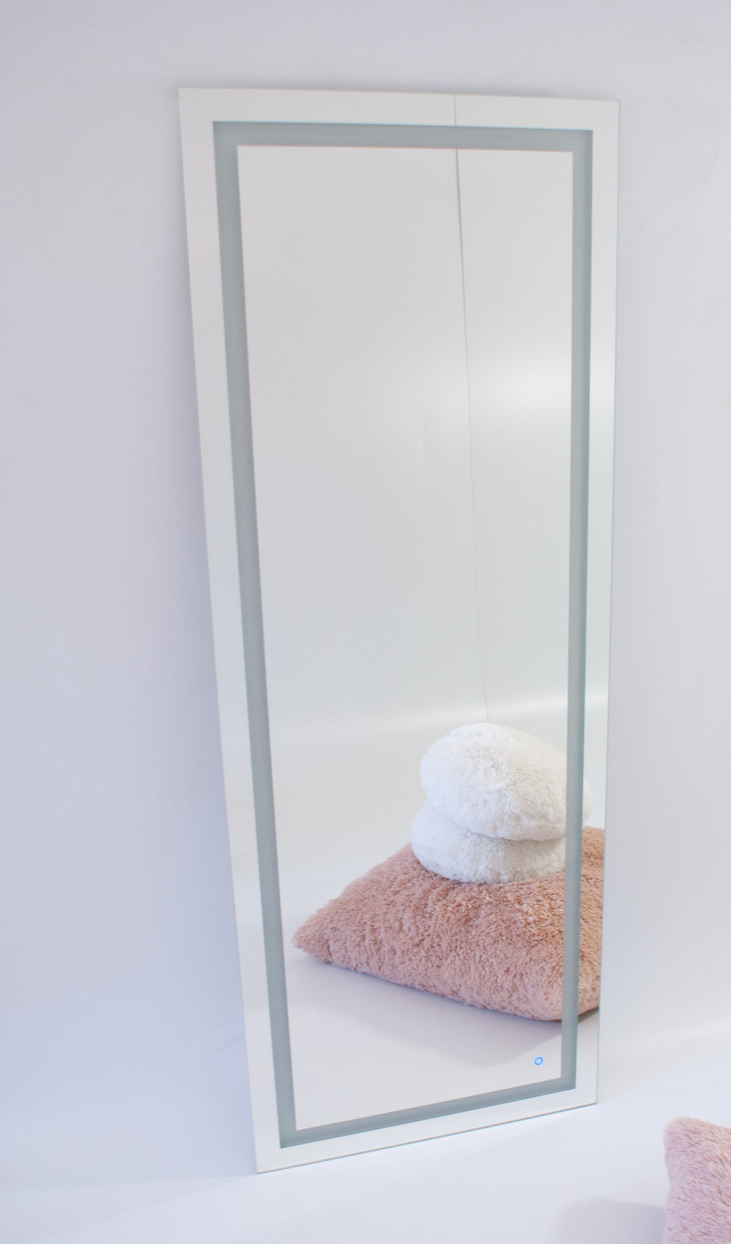 Veidrodis su Led apšvietimu 160x60